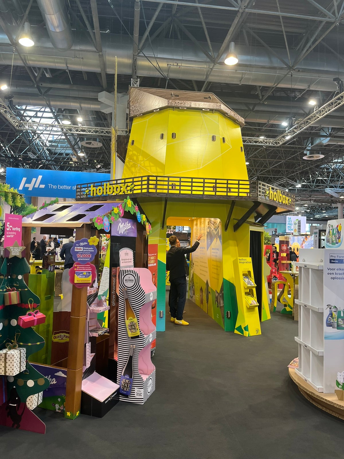 Binnekant molen - EuroShop 2026 - Holbox