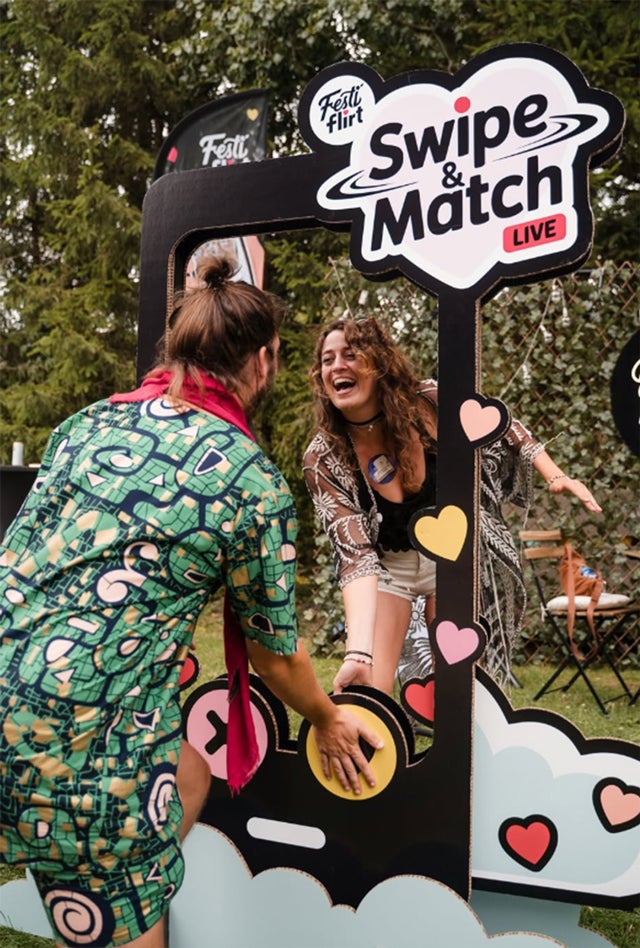 Kartonnen swipe paneel FestiFlirt