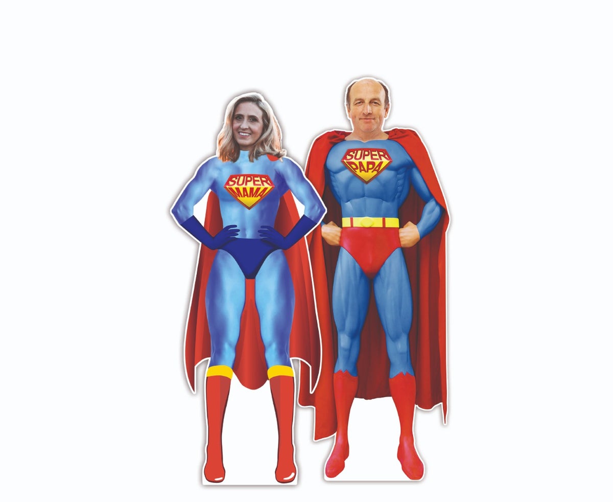 Superheldenfigur aus Pappe von Holbox Shopdirect 