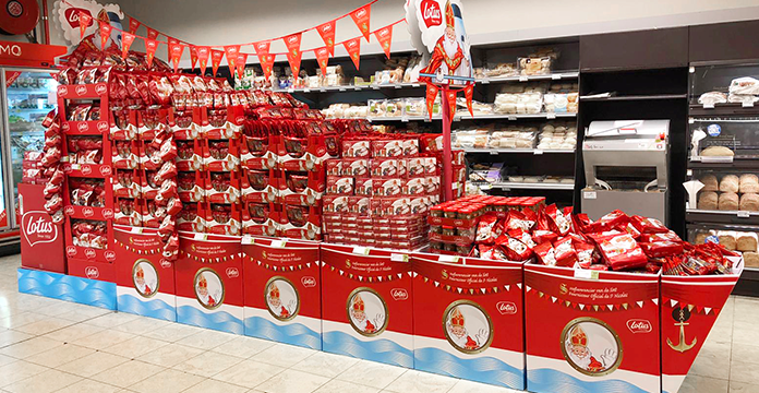 Creatieve kartonnen displays voor de feestdagen Creatieve kartonnen displays voor de feestdagen