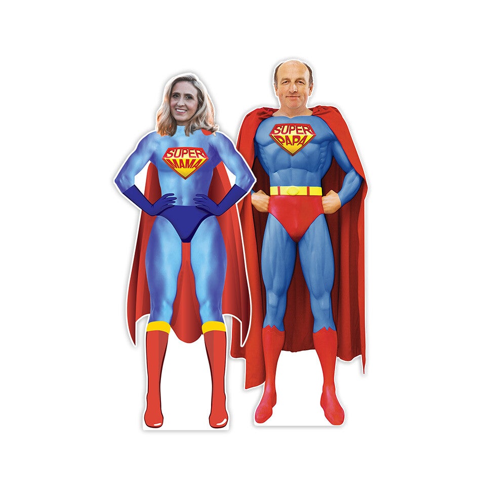 Superheldenfigur aus Pappe von Holbox Shopdirect