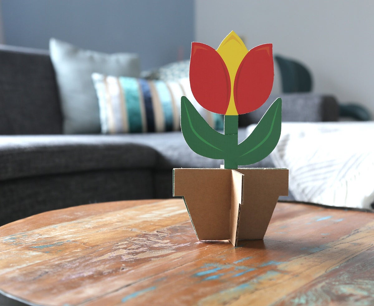 pappblume, blume aus pappe, blumen aus karton, tulpe aus karton, kartontulpe, papptulpe, blume, werbematerial