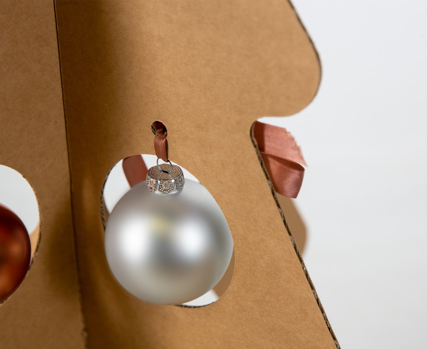 Weihnachtsbaum aus Pappe | | 76,5 cm hoch Weihnachtsbaum aus Pappe | | 76,5 cm hoch